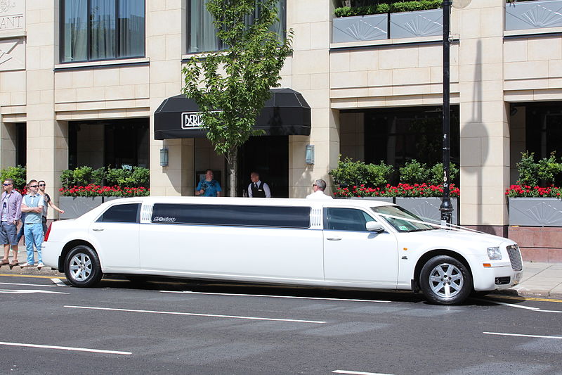 Tips for Booking Your Wedding Limo Early to Avoid Last-Minute Stress